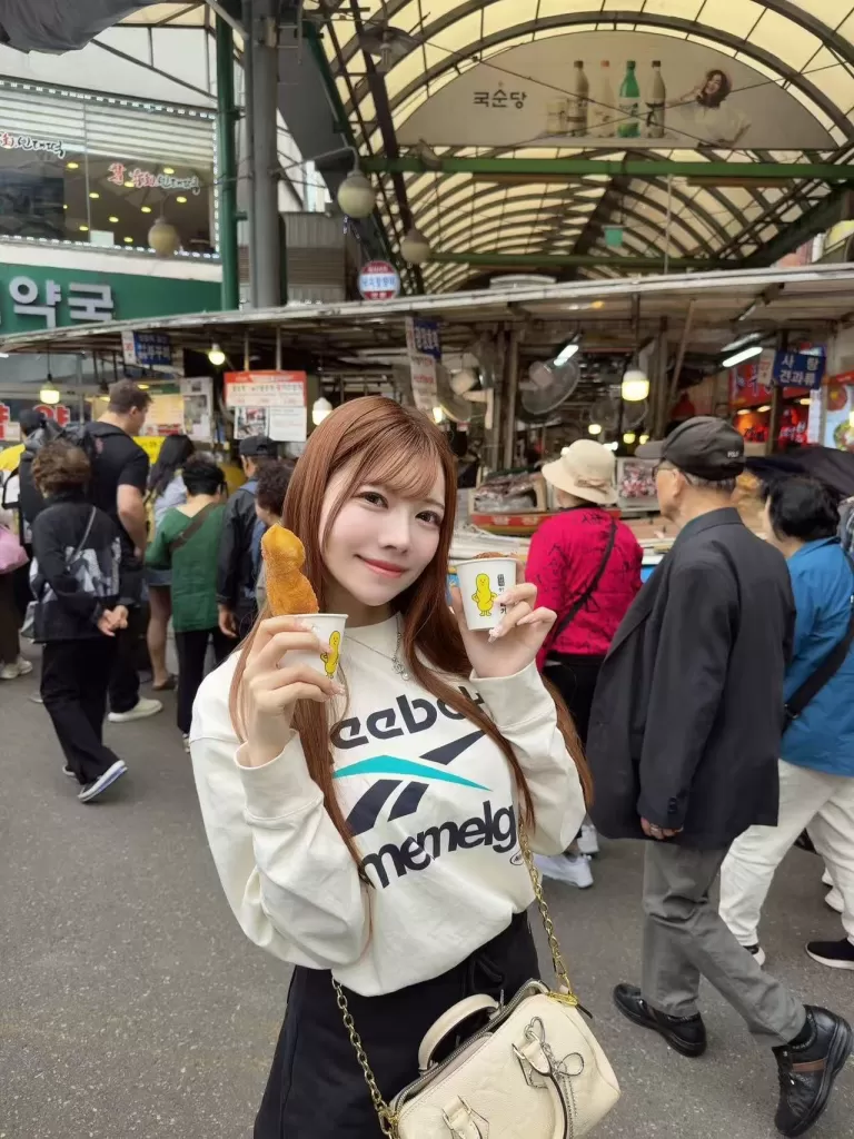 “Fuka ふうか”, your alluring executive translator, combines natural charm with exceptional English skills. Praised by all who meet her, she offers a captivating and unforgettable experience