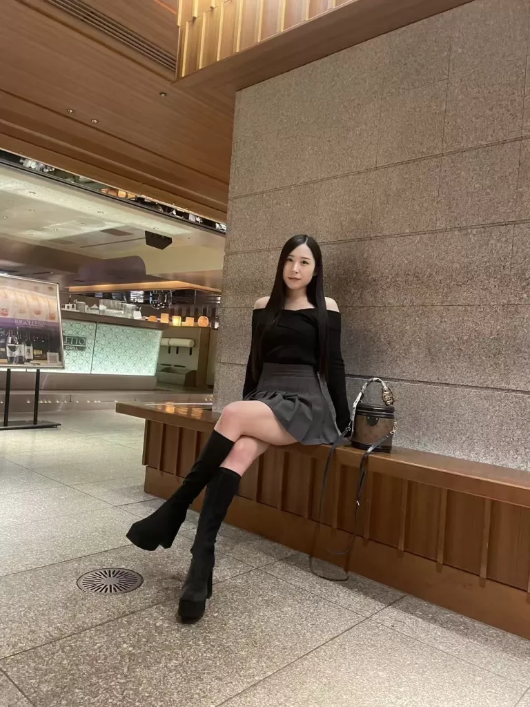 “Kuku こはく” the long-legged nail artist, a flawless blend of beauty and figure. Unbeatable value. An experience you won’t want to miss.