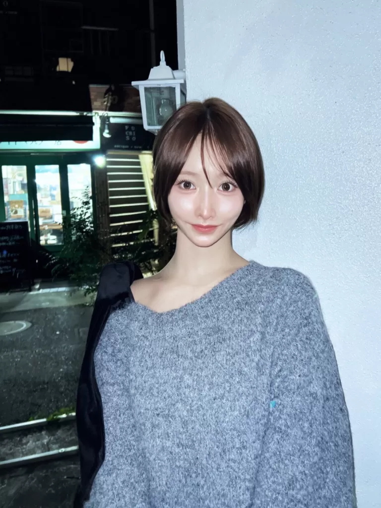”Yuka ゆか“, A girl who turns heads on the street — the adorable short-haired angel has arrived! She only 21-year-old.