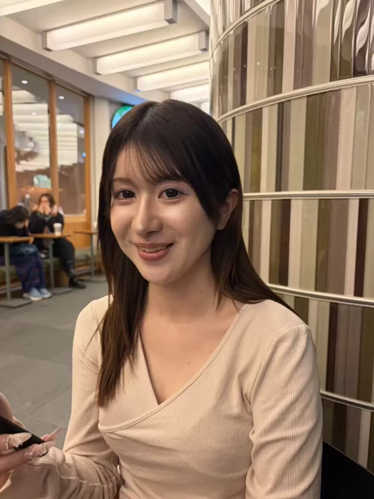 “Noa のあ” Sweet, soft-spoken, and obsessed with anime, the perfect girl to meet in Tokyo.